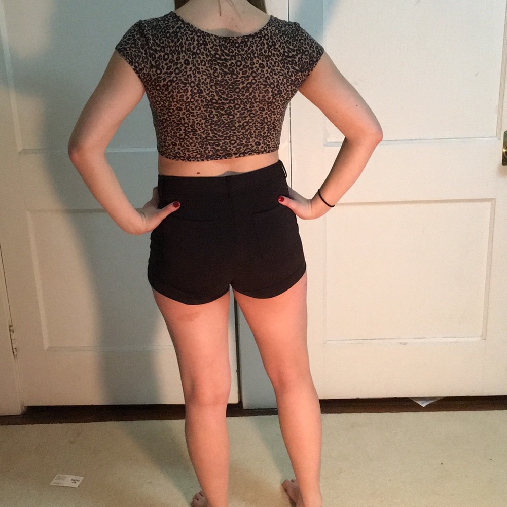 Cheetah print crop top - Picture 2 of 4